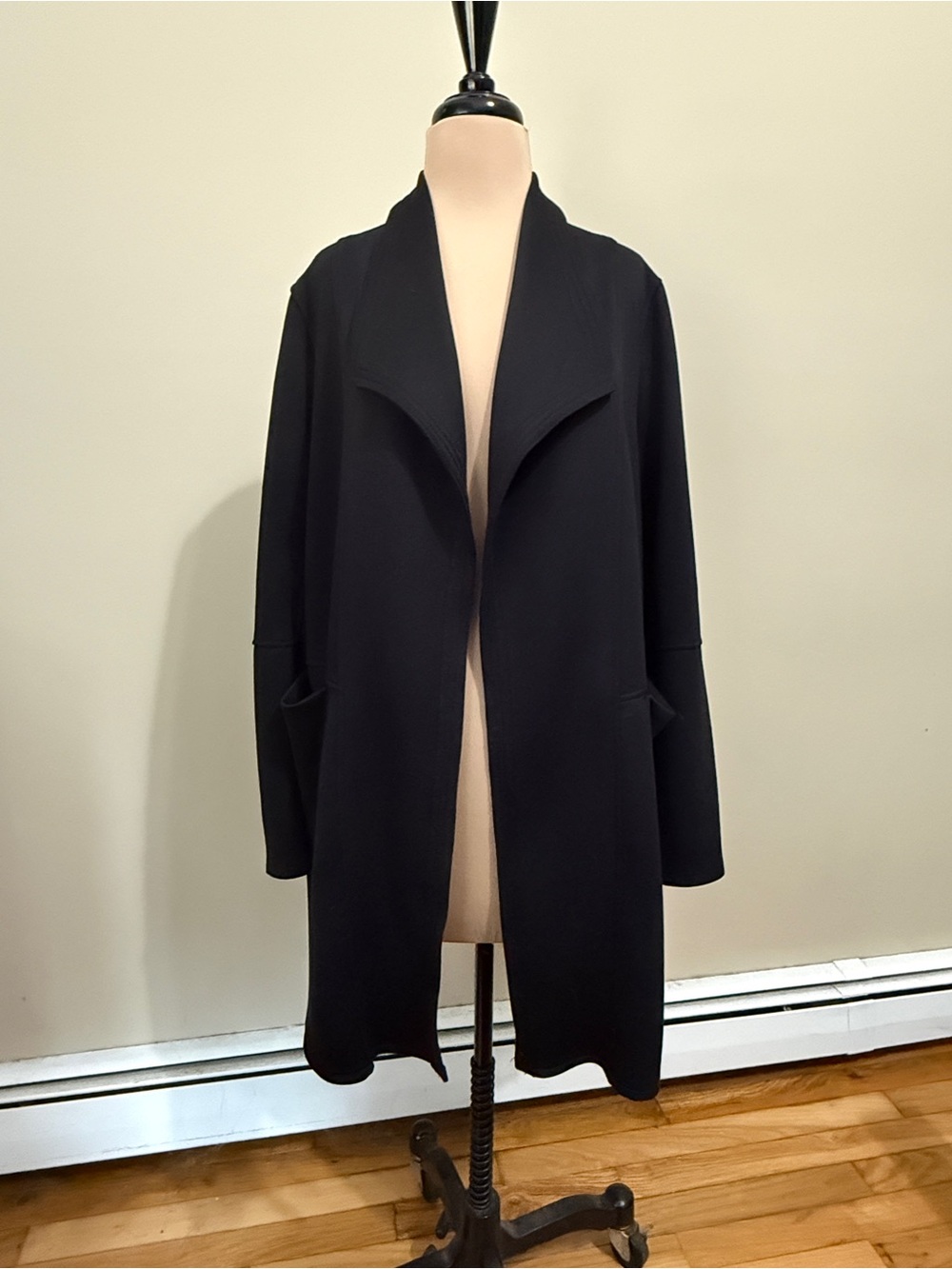 Max Studio Trapunto Scuba
Knit Topper. New, with tags.